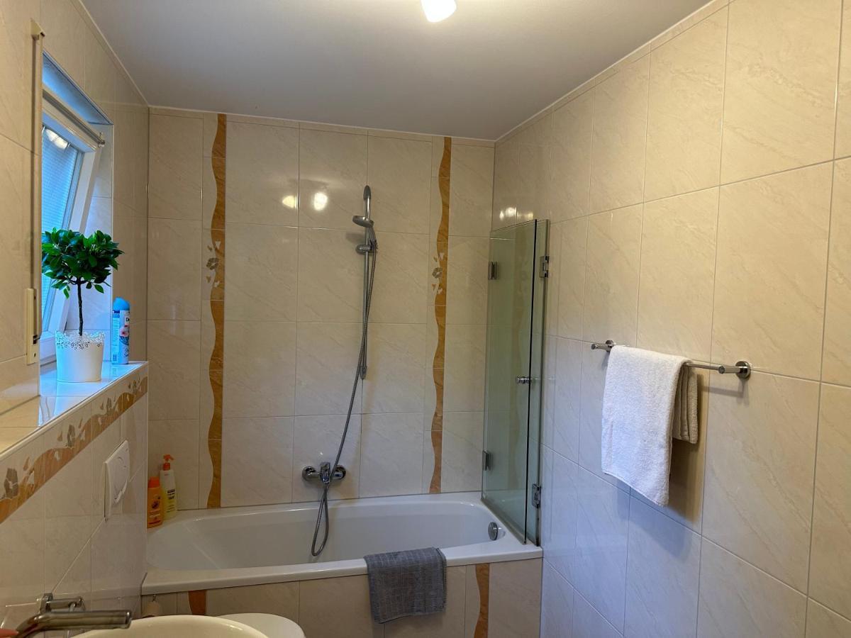 Souterrain Fewo, Europapark, Netflix, 2Xtv Apartamento Mietersheim Exterior foto